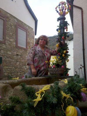 Lydia Gei schckt Brunnen in der Bachstrae sterlich