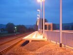 neuer Bahnsteig1 beleuchtet - klick fr mehr Infos